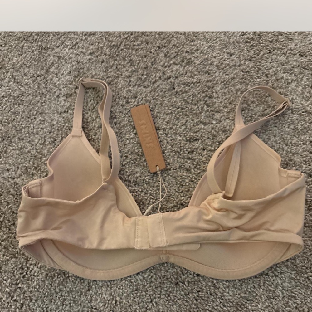 SKIMS Women's Tan Bra - Picture 3 of 4